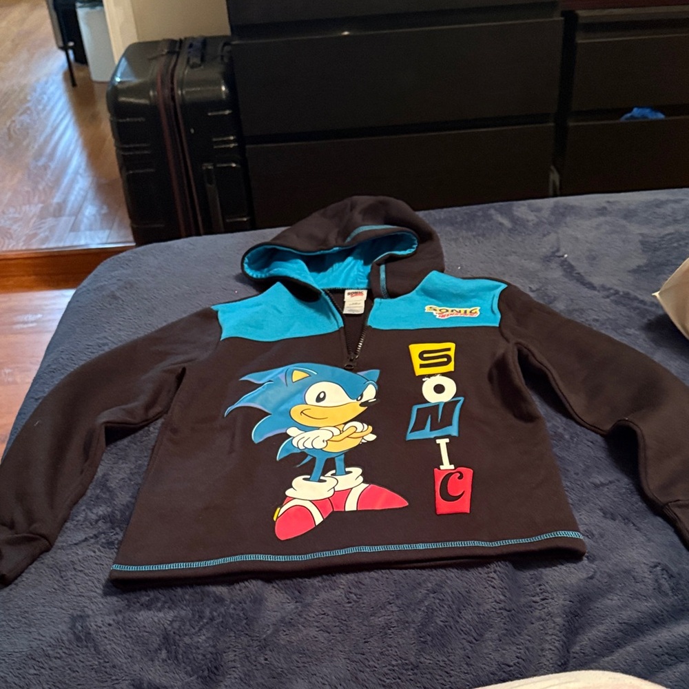 Sonic half zip hoodie (brand new never worn)
